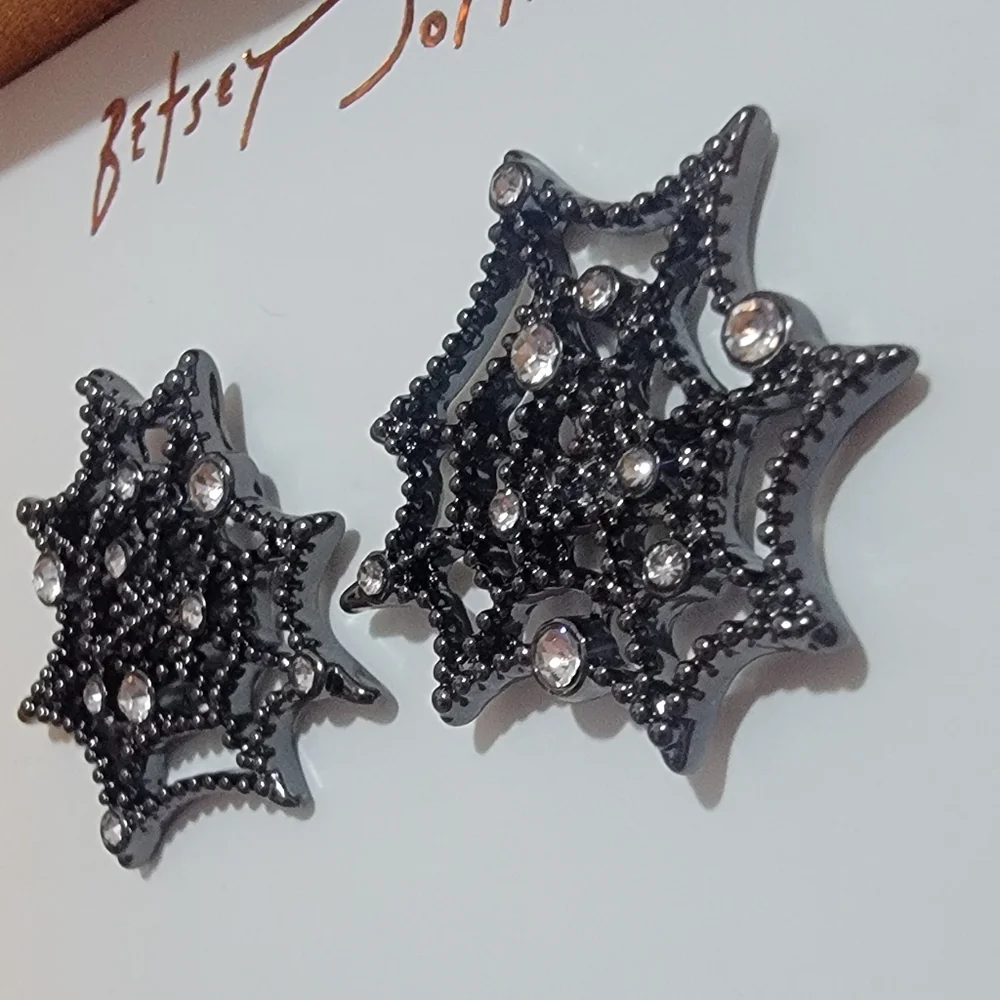 Betsey Johnson spiderweb 🕸 earrings - Picture 7 of 10